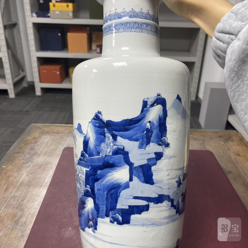 清康熙 青花山水人物图棒槌瓶 - 图4